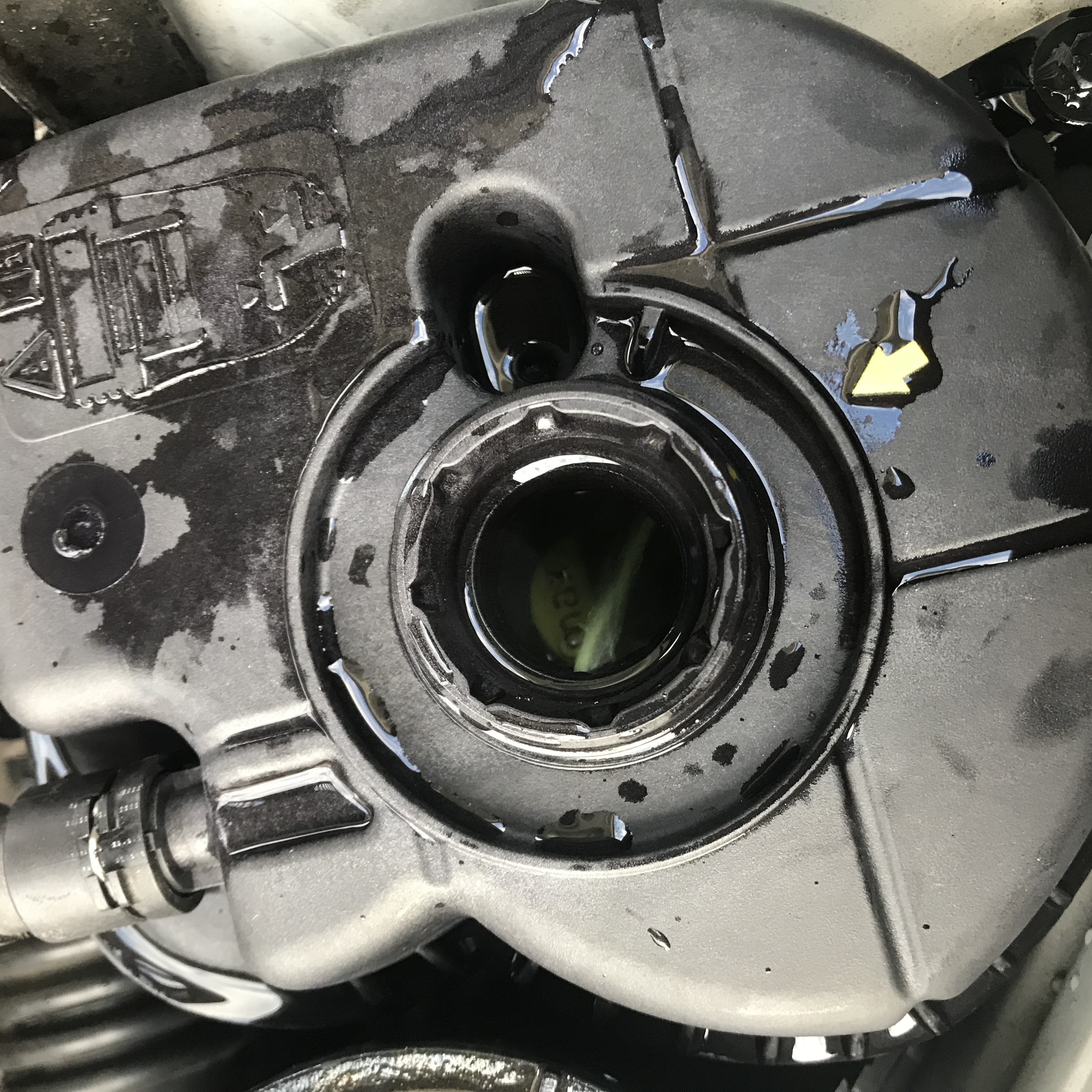 埼玉外車車検整備 BMW X5 ZV30 冷却水（クーラント）漏れ修理 ｜ 埼玉の外車車検、外車修理のウィングロード